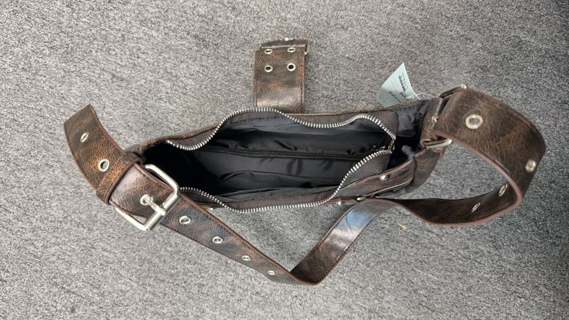 W BUCKLE SHOULDER BAG
